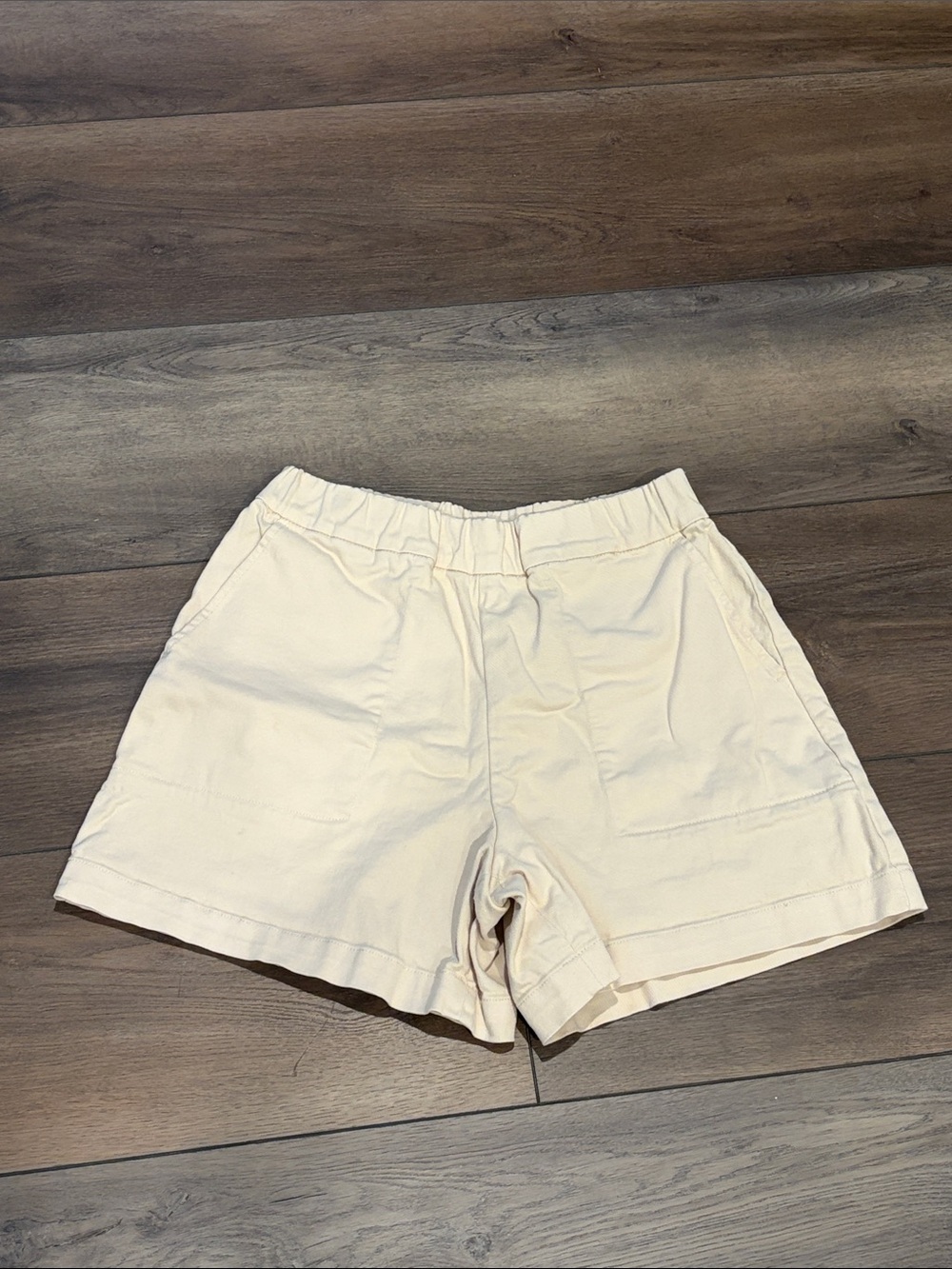 Everlane High-Waist Cream Elastic-Waist Organic Cotton Shorts